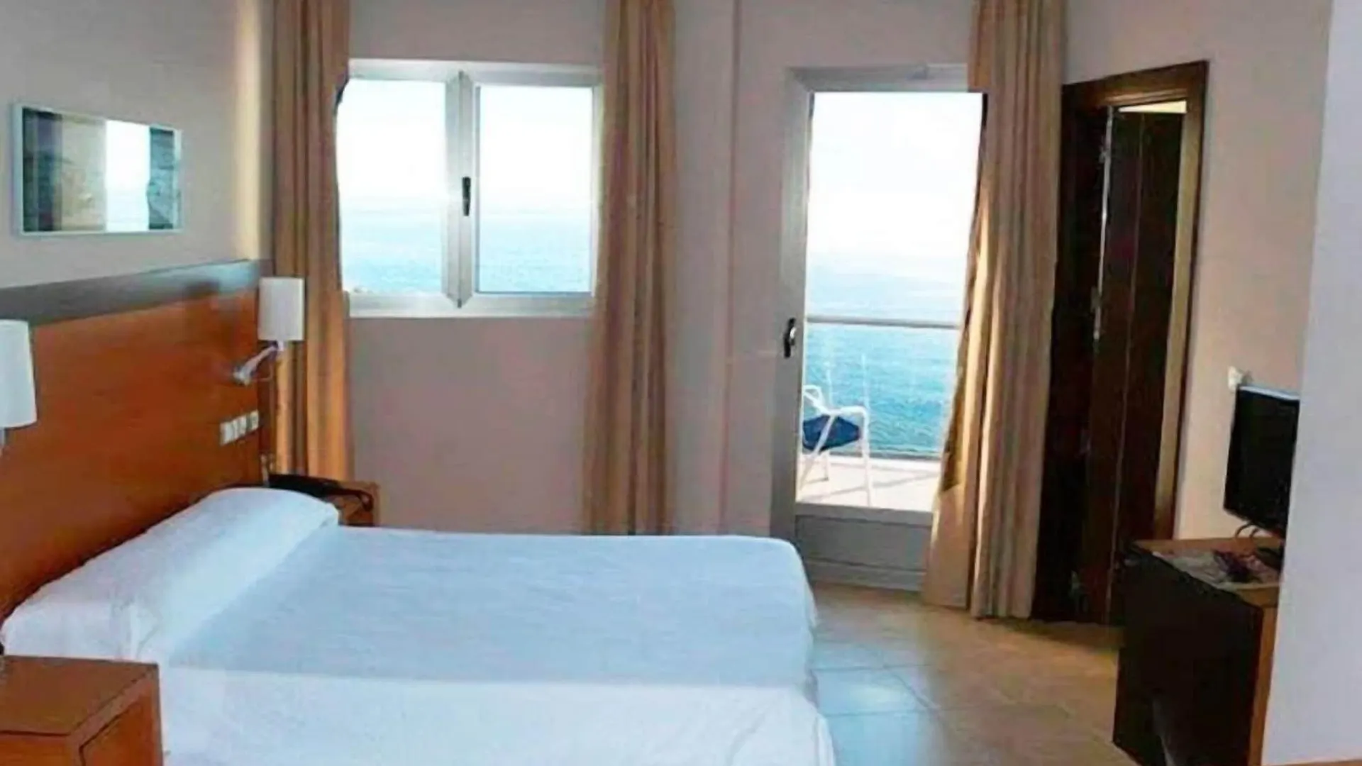 On Aleta Room (Adults Only) location
